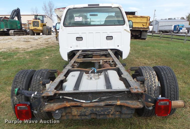 image for item K5602 2004 Ford F450 Super Duty truck cab and chassis