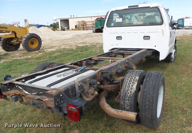 image for item K5602 2004 Ford F450 Super Duty truck cab and chassis