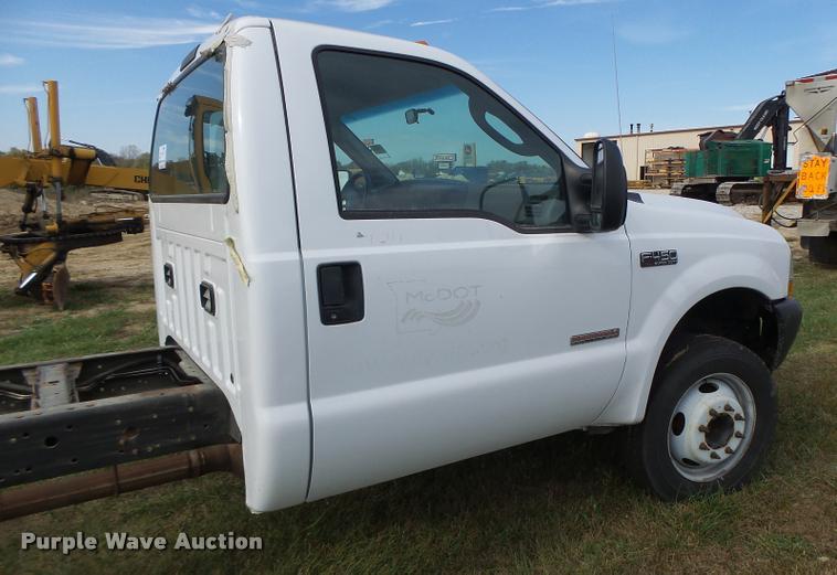 image for item K5602 2004 Ford F450 Super Duty truck cab and chassis