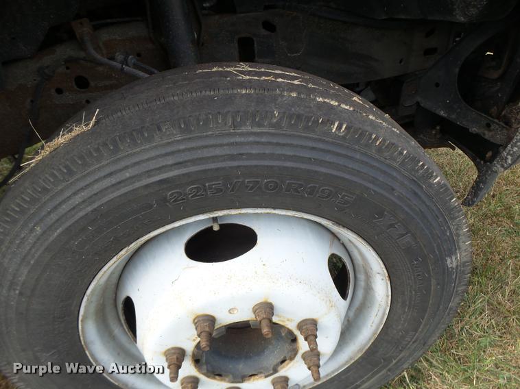 image for item K5602 2004 Ford F450 Super Duty truck cab and chassis