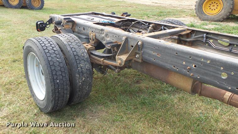 image for item K5602 2004 Ford F450 Super Duty truck cab and chassis