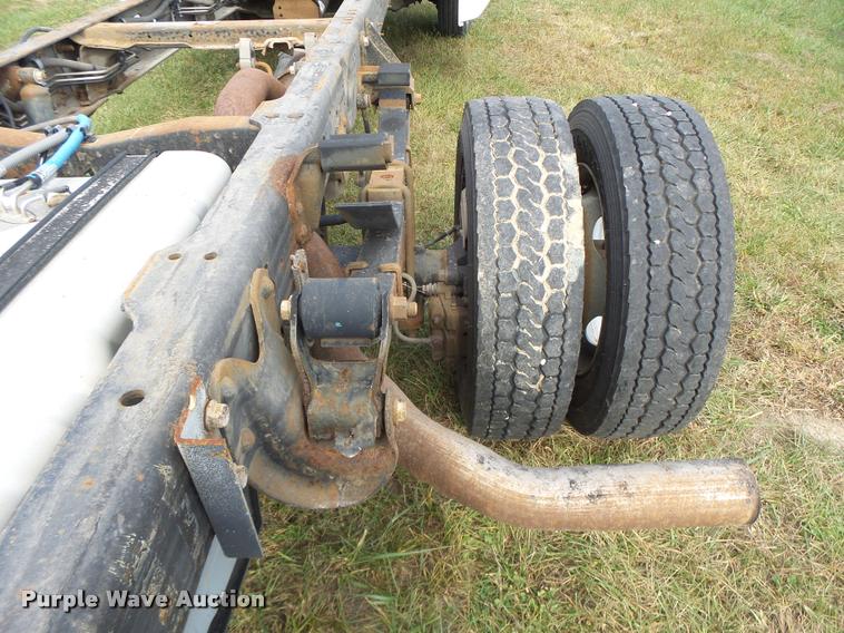 image for item K5602 2004 Ford F450 Super Duty truck cab and chassis