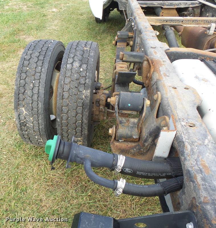 image for item K5602 2004 Ford F450 Super Duty truck cab and chassis