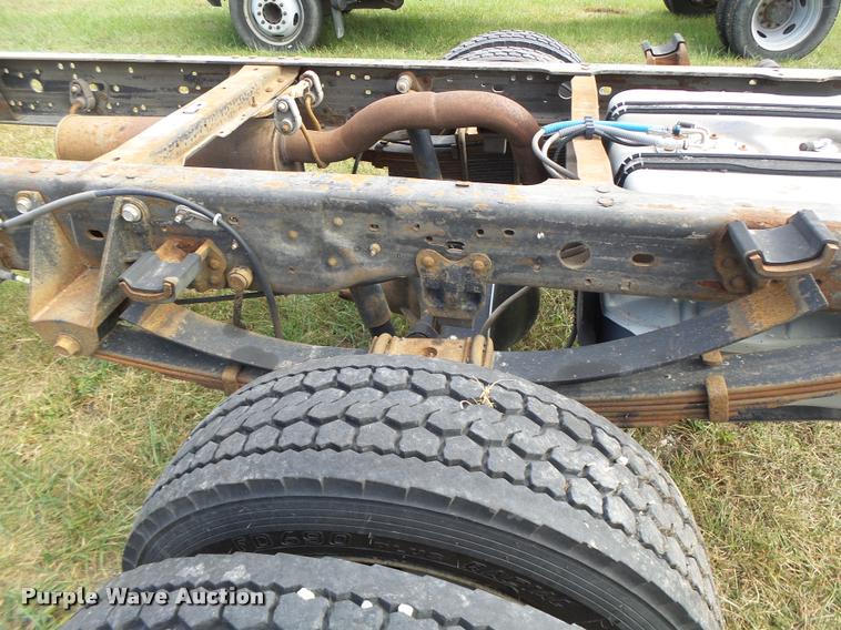 image for item K5602 2004 Ford F450 Super Duty truck cab and chassis