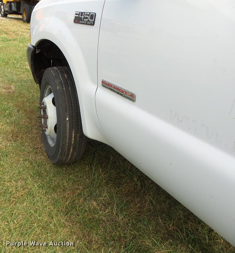 image for item K5602 2004 Ford F450 Super Duty truck cab and chassis
