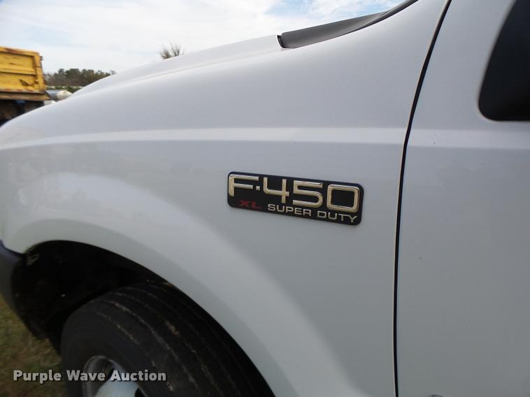 image for item K5602 2004 Ford F450 Super Duty truck cab and chassis