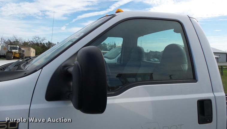 image for item K5602 2004 Ford F450 Super Duty truck cab and chassis