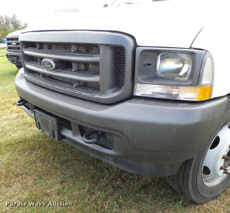 image for item K5602 2004 Ford F450 Super Duty truck cab and chassis