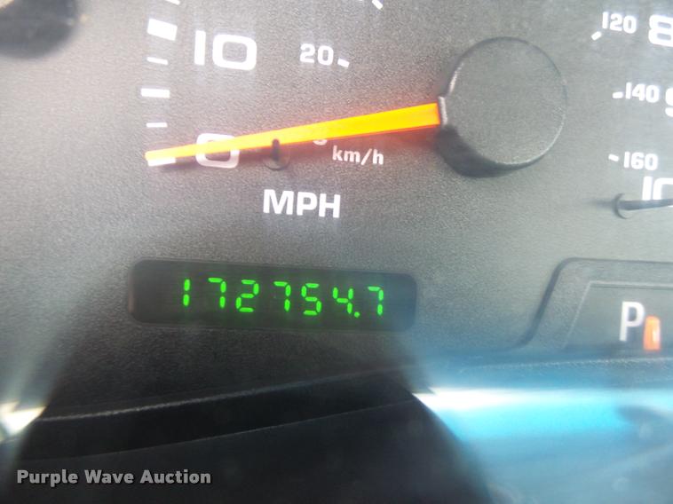 image for item K5602 2004 Ford F450 Super Duty truck cab and chassis