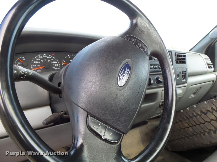 image for item K5602 2004 Ford F450 Super Duty truck cab and chassis