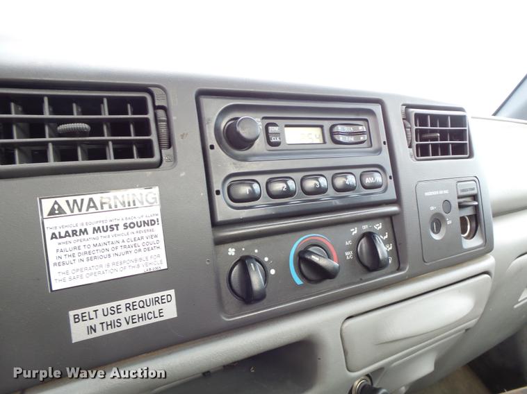 image for item K5602 2004 Ford F450 Super Duty truck cab and chassis