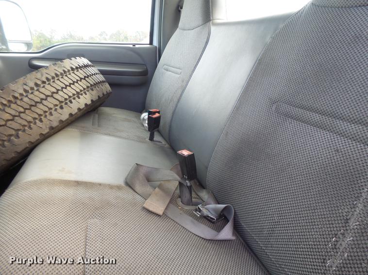 image for item K5602 2004 Ford F450 Super Duty truck cab and chassis