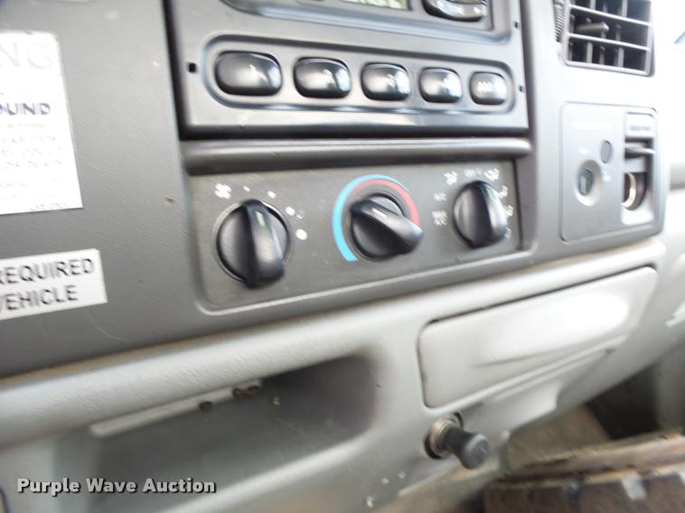 image for item K5602 2004 Ford F450 Super Duty truck cab and chassis