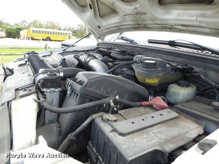 image for item K5602 2004 Ford F450 Super Duty truck cab and chassis