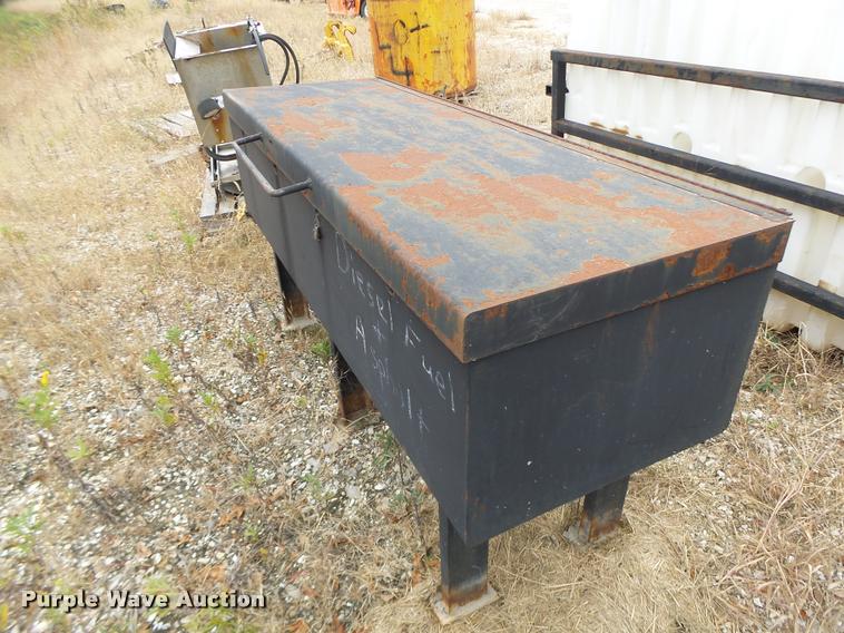 image for item K5615 (6) poly and asphalt tanks