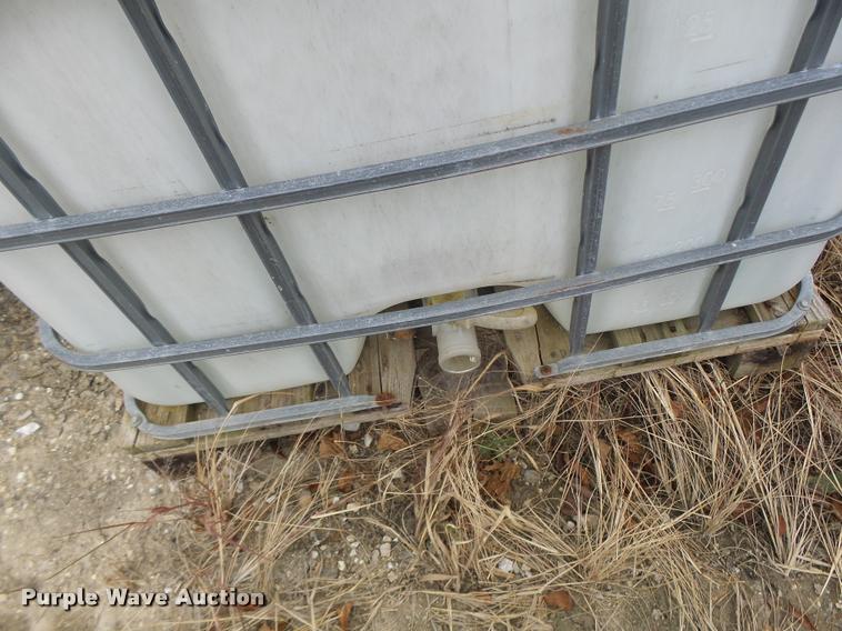 image for item K5615 (6) poly and asphalt tanks