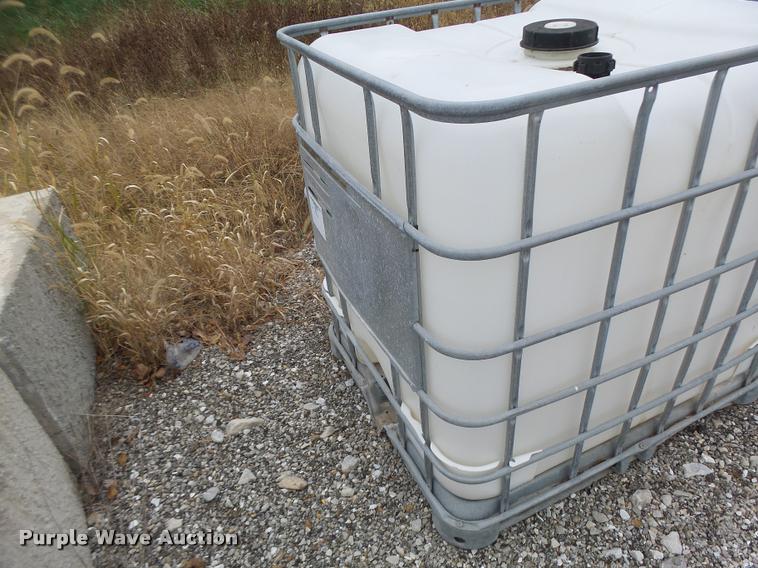 image for item K5615 (6) poly and asphalt tanks