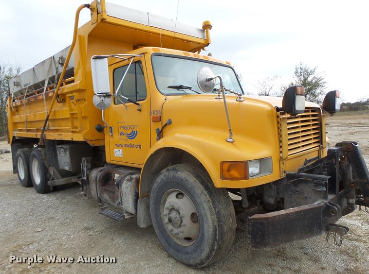 image for item K5620 1999 International 4900 dump truck