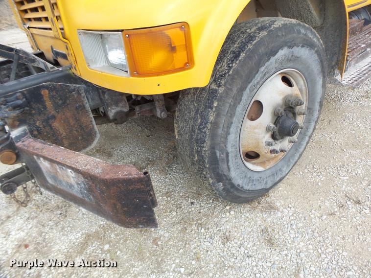 image for item K5620 1999 International 4900 dump truck