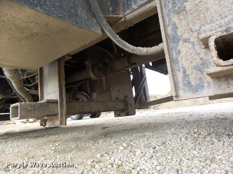 image for item K5620 1999 International 4900 dump truck