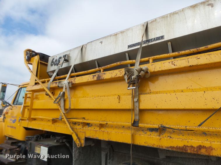 image for item K5620 1999 International 4900 dump truck