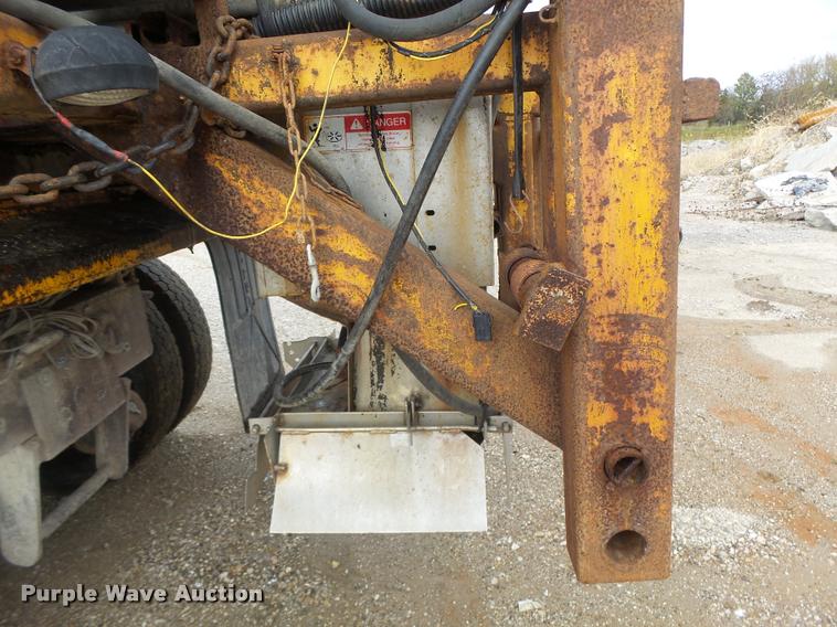 image for item K5620 1999 International 4900 dump truck