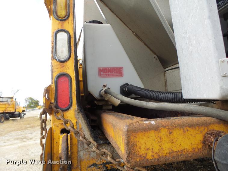 image for item K5620 1999 International 4900 dump truck