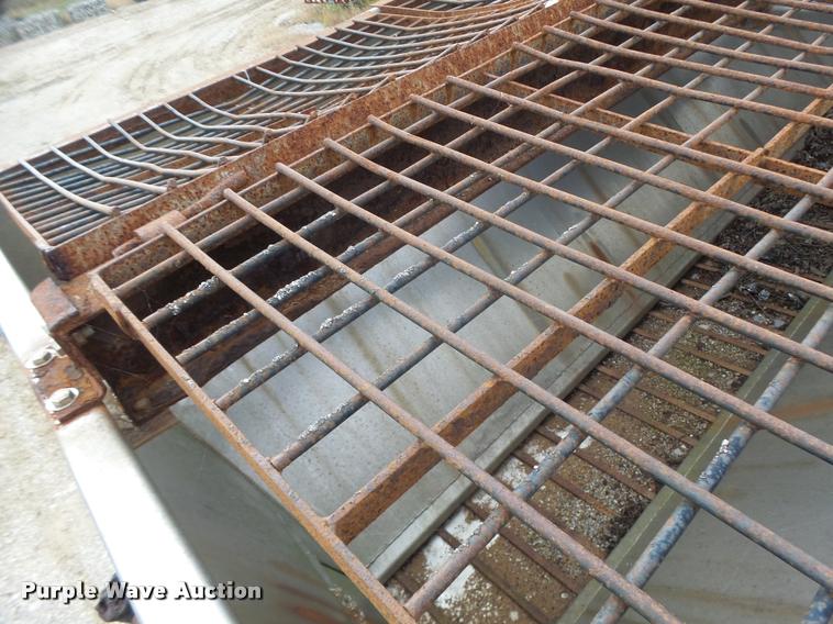 image for item K5620 1999 International 4900 dump truck