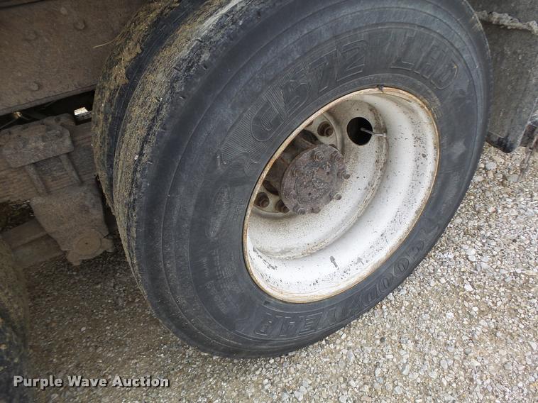 image for item K5620 1999 International 4900 dump truck