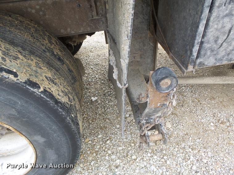 image for item K5620 1999 International 4900 dump truck