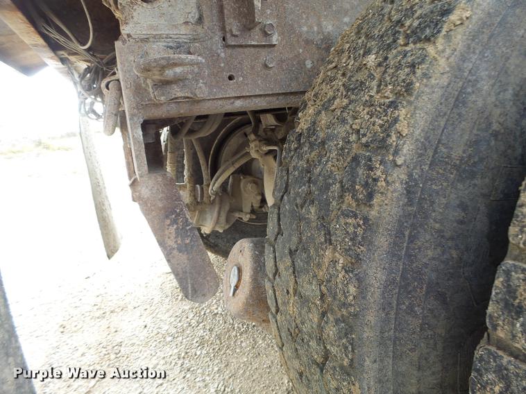 image for item K5620 1999 International 4900 dump truck