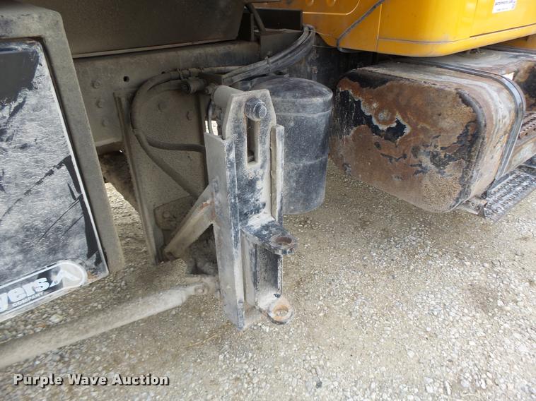 image for item K5620 1999 International 4900 dump truck