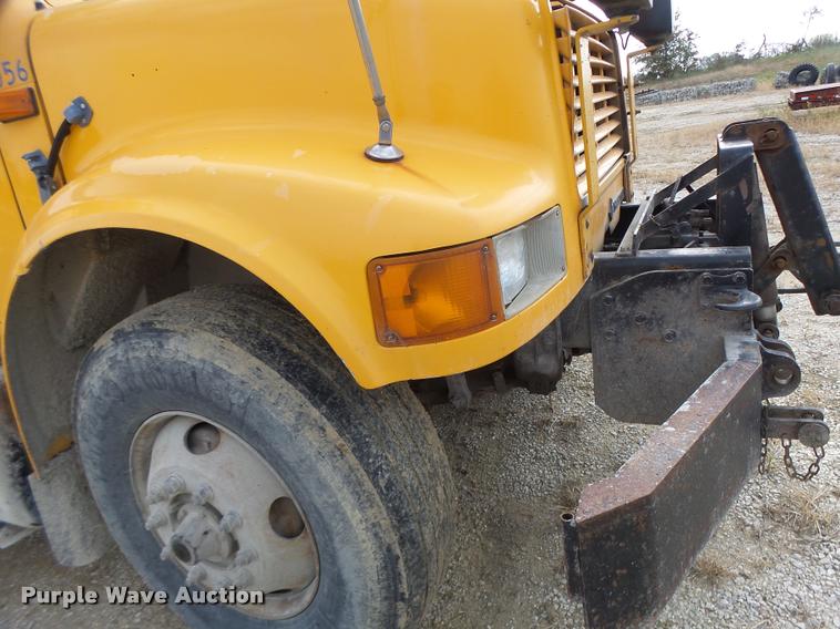 image for item K5620 1999 International 4900 dump truck