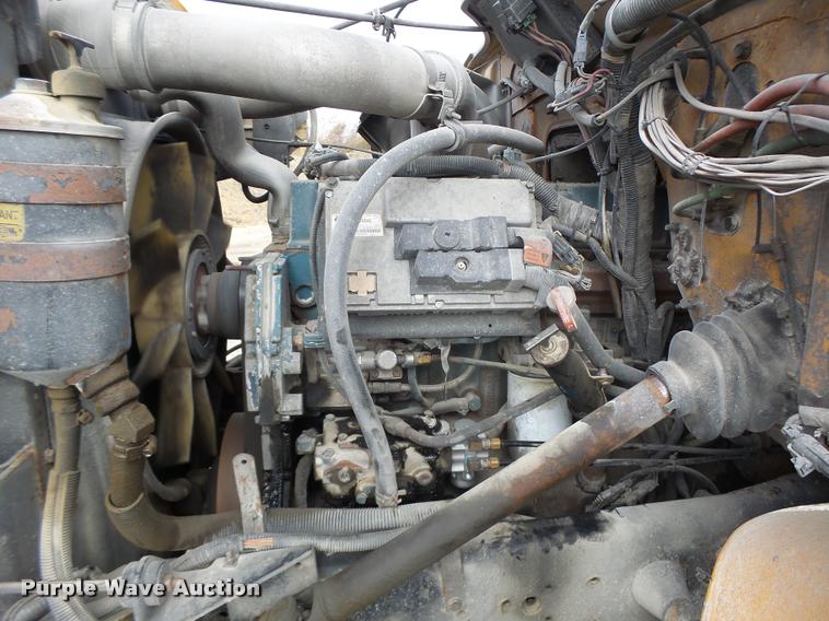 image for item K5620 1999 International 4900 dump truck