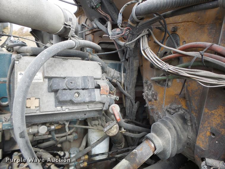 image for item K5620 1999 International 4900 dump truck