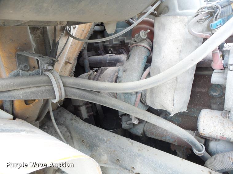 image for item K5620 1999 International 4900 dump truck