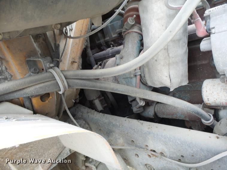 image for item K5620 1999 International 4900 dump truck