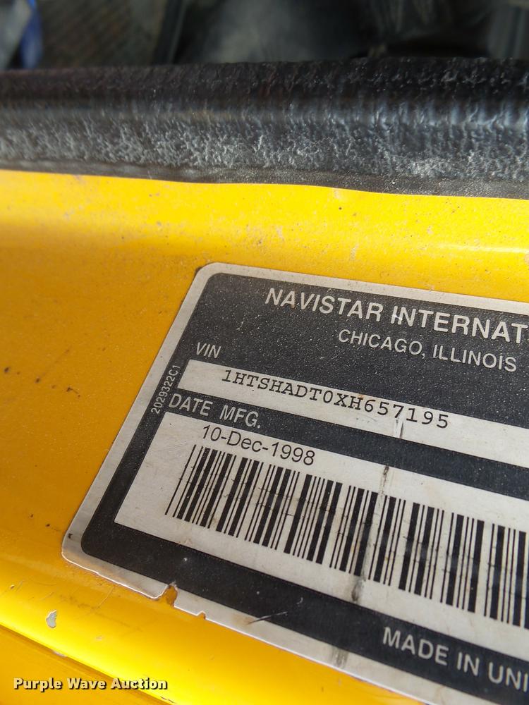 image for item K5620 1999 International 4900 dump truck