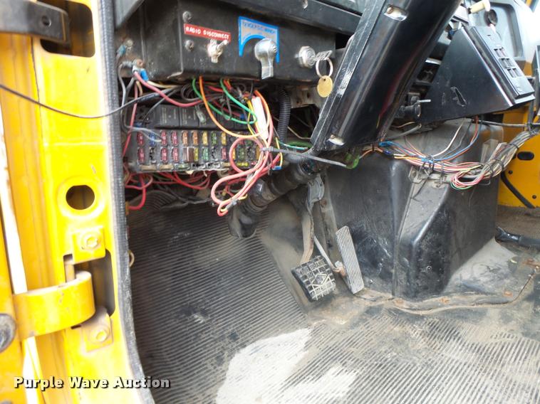 image for item K5620 1999 International 4900 dump truck