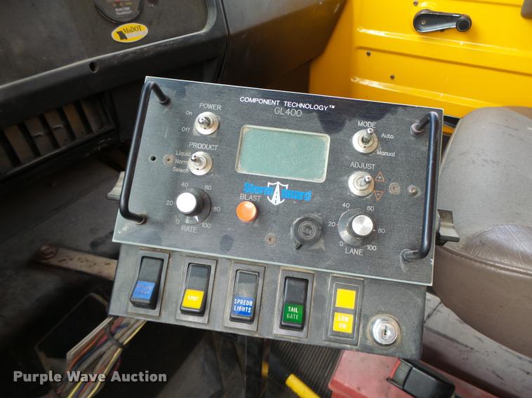 image for item K5620 1999 International 4900 dump truck