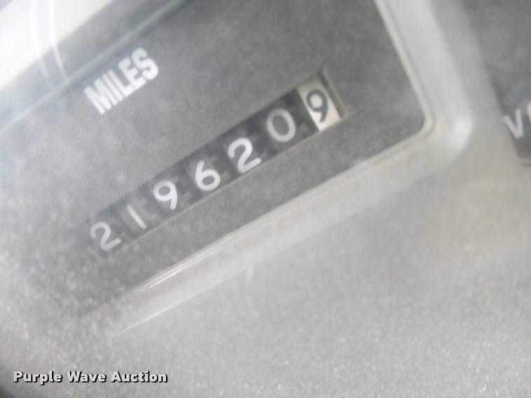 image for item K5620 1999 International 4900 dump truck