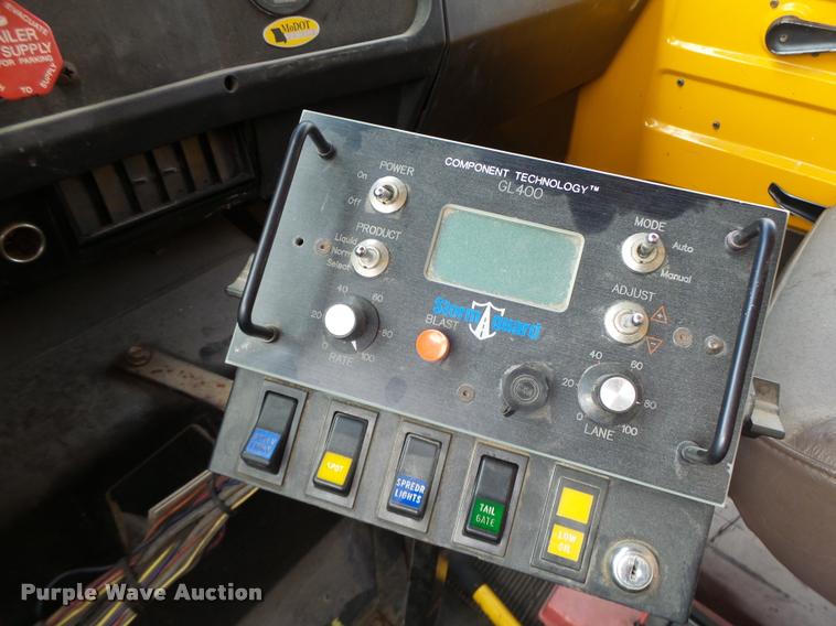 image for item K5620 1999 International 4900 dump truck