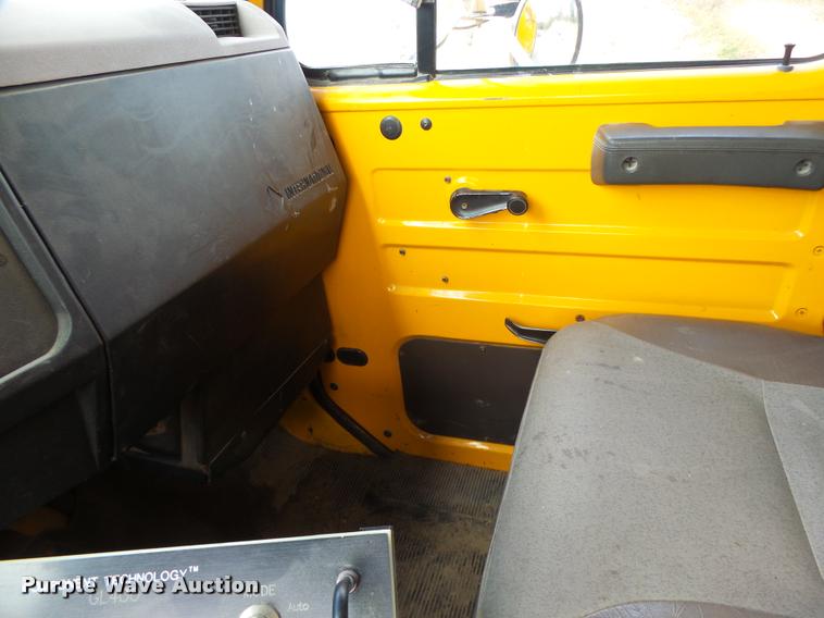 image for item K5620 1999 International 4900 dump truck