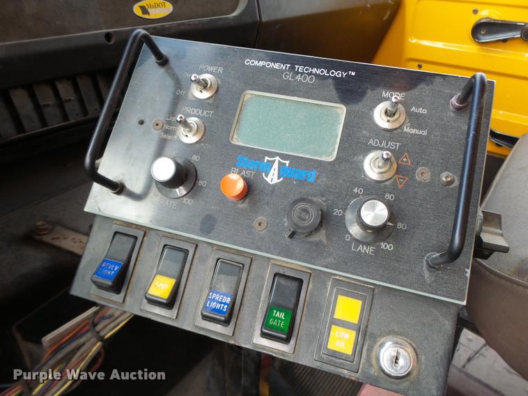 image for item K5620 1999 International 4900 dump truck