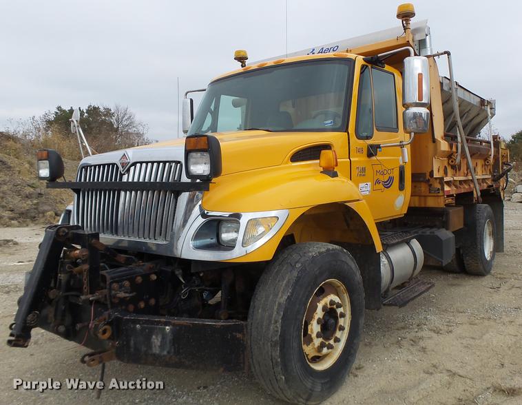 image for item K5621 2006 International 7400 dump truck