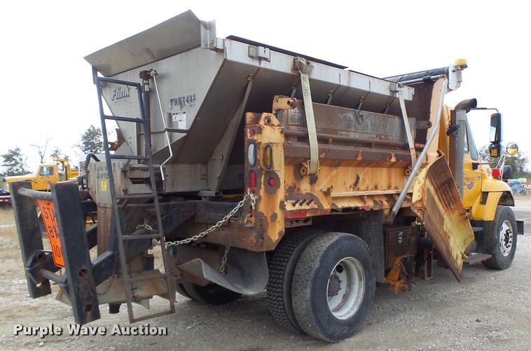 image for item K5621 2006 International 7400 dump truck