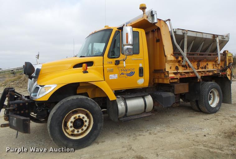 image for item K5621 2006 International 7400 dump truck