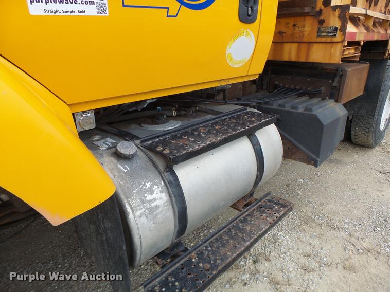 image for item K5621 2006 International 7400 dump truck