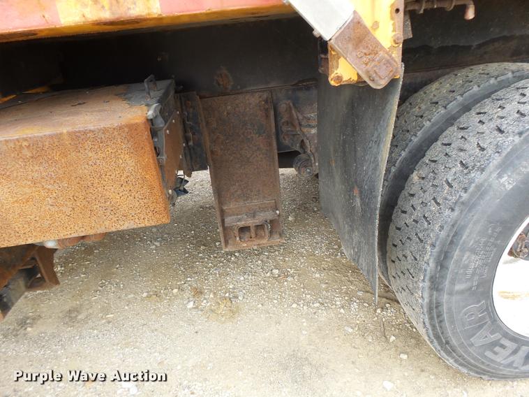 image for item K5621 2006 International 7400 dump truck