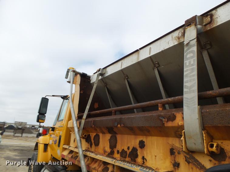 image for item K5621 2006 International 7400 dump truck